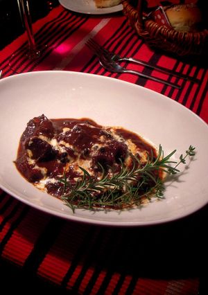 簡単!牛肉の赤ワイン煮込みブルゴーニュ風-レシピのメイン写真