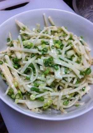 大根と万能ねぎの胡麻味噌さらだ-レシピのメイン写真