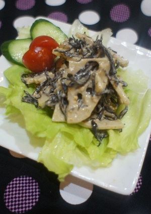 焙煎ごまドレで簡単れんこん&ひじきサラダ-レシピのメイン写真