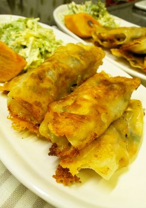 牡蠣・味噌・チーズの簡単♡餃子風包み焼き-レシピのメイン写真