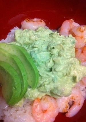 練乳がポイントのエビアボカド丼-レシピのメイン写真