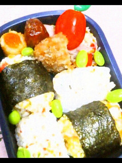 カレー味で*塩昆布、桜えびのおにぎり-レシピのメイン写真
