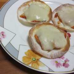 รูปของ 餃子の皮でおつまみ★キムチーズ