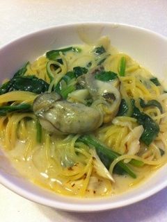 牡蠣とほうれん草の簡単クリームスパゲティ-レシピのメイン写真