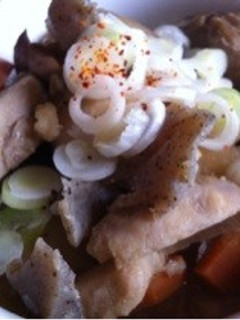 寒くなってきたら根菜たっぷりモツ煮込み-レシピのメイン写真