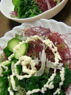 海藻サラダに、ほうれん草ときゅうりを-レシピのメイン写真