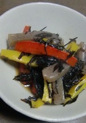 パプリカとこんにゃくを入れたひじきの煮物-レシピのメイン写真