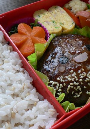 キャラ弁　秋の味覚？　栗ハンバーグ-レシピのメイン写真