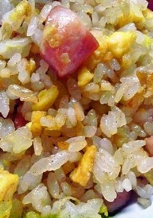 ベーコンの旨味！居酒屋風のガーリック炒飯-レシピのメイン写真