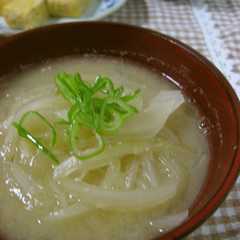 A picture of 玉ねぎみそ汁.