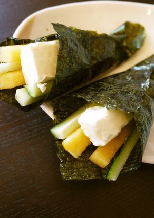 柿とクリームチーズ、きゅうりの磯部巻き♪-レシピのメイン写真