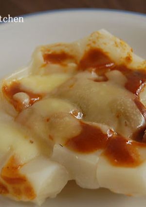 カレーパンの素でつくる「おもちピザ」-レシピのメイン写真
