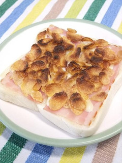 栄養満点☆ザクザク食感♪ベーコントースト-レシピのメイン写真