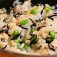 枝豆と薄揚げの塩炊き込みご飯