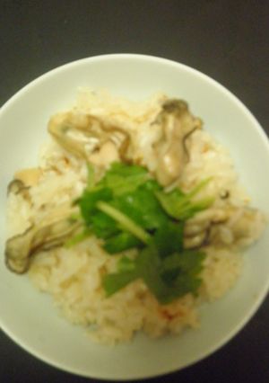 麺つゆで簡単牡蠣の炊き込みご飯！-レシピのメイン写真