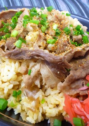 値下げキャンペーンの牛丼deチャーハン-レシピのメイン写真