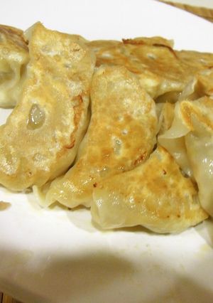 素人でも簡単♪絶対美味しい味付き餃子-レシピのメイン写真