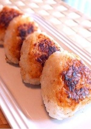 香ばしい◎鮭の味噌バター焼きおにぎり-レシピのメイン写真
