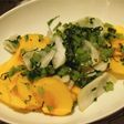 葉も食べましょ♫カブと柿のおいしいサラダ
