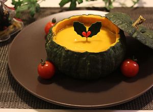 クリスマスに♪丸ごとかぼちゃスープ-レシピのメイン写真
