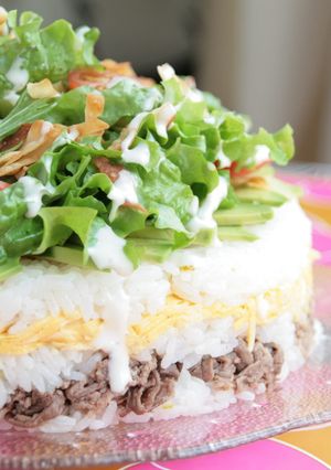 パーティーに☆牛肉のサラダケーキ寿司-レシピのメイン写真