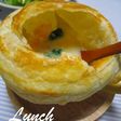 クリームシチューでポットパイ **