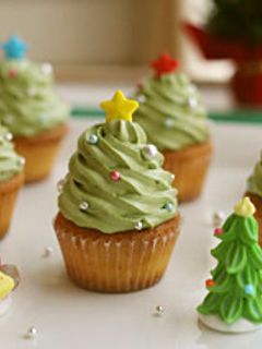 Xmas♡ツリーカップケーキ by ぁき＞ω＜ちゃ 【クックパッド】 簡単