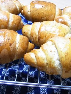 全粒粉入りバターロール-レシピのメイン写真