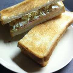 รูปของ ハムチーズサンド