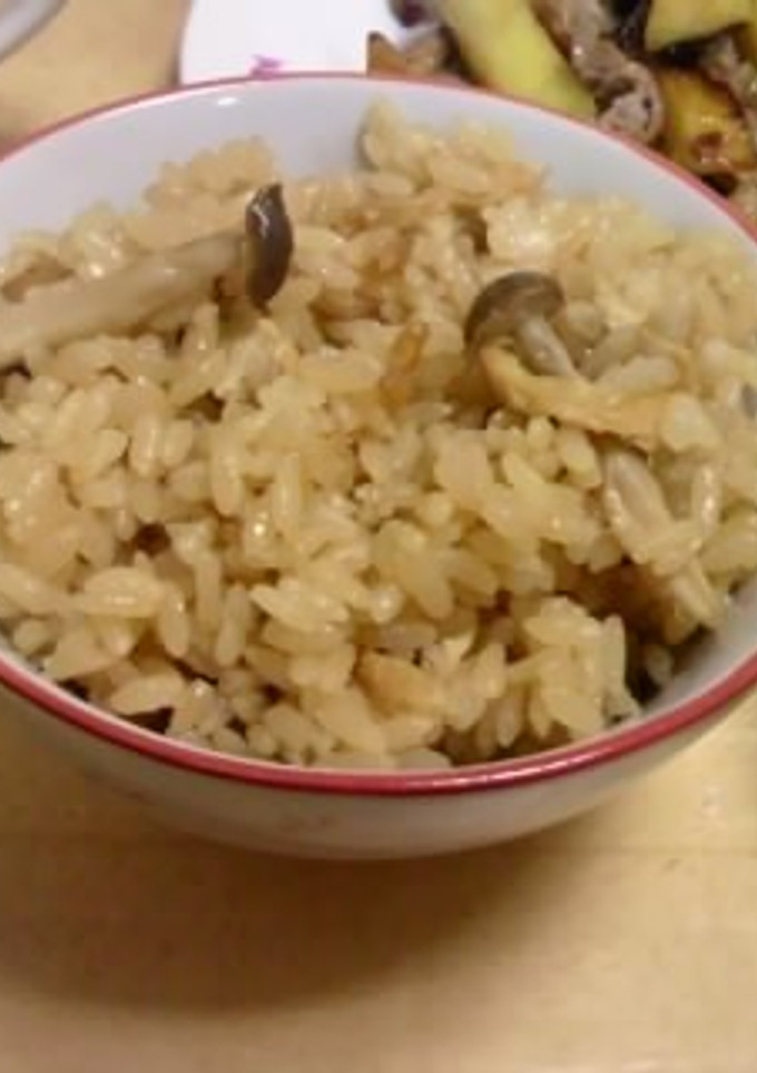 楽チン★しめじと油揚げの炊き込み御飯-レシピのメイン写真