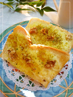 胡桃とチーズのカレー風味のトースト-レシピのメイン写真