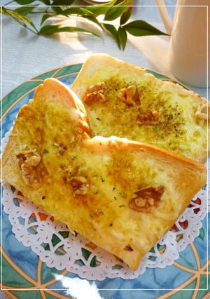 胡桃とチーズのカレー風味のトースト-レシピのメイン写真