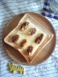 ドライフィグ☆ハニーチーズトースト-レシピのメイン写真