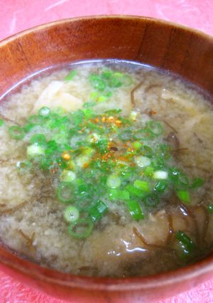 わかめもいいけど！もずくの味噌汁は？-レシピのメイン写真