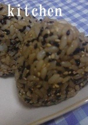 ゴマだらけで自慢のごまゴマおにぎり-レシピのメイン写真
