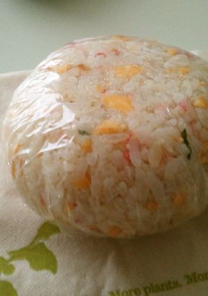 ☆カニチャーハン風おにぎり☆-レシピのメイン写真