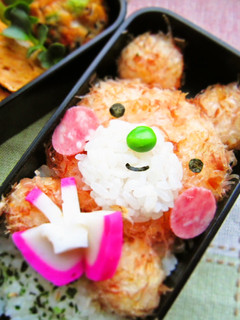 お弁当に♪かまぼこ蝶々(飾り切り)-レシピのメイン写真