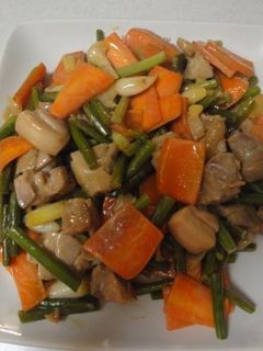 にんにくの芽と鶏モモ肉のオイマヨ炒め★-レシピのメイン写真