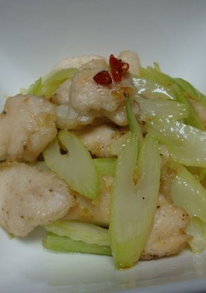 鶏肉とセロリの炒め物-レシピのメイン写真