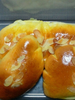出来た☆ふっくらクリームパン-レシピのメイン写真