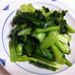 รูปของ おいしい生野菜♡小松菜のナムル