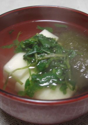 丸鶏がらスープで作るかんたんな雑煮-レシピのメイン写真
