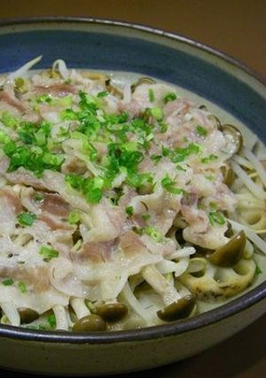 塩糀で簡単柔らか♪豚と野菜のフライパン蒸-レシピのメイン写真