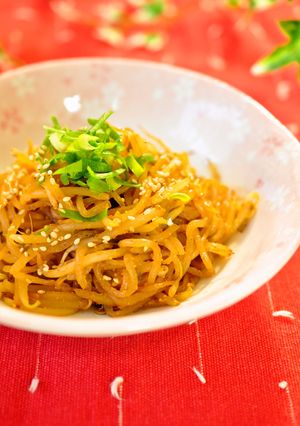 ピリ辛で旨ッ！糸こんともやしの韓国炒め☆-レシピのメイン写真