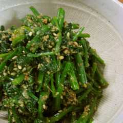 A picture of ほうれん草のごま和え.