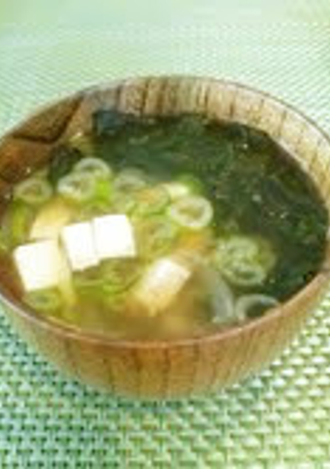 豆腐とたまねぎとわかめのみそ汁-レシピのメイン写真
