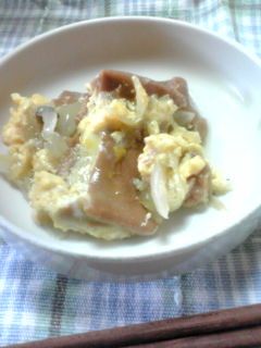 玉ねぎとお麩の卵とじ-レシピのメイン写真