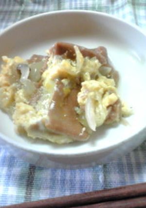 玉ねぎとお麩の卵とじ-レシピのメイン写真