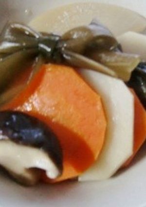 リボン結びがアクセントの大根と里芋の煮物-レシピのメイン写真