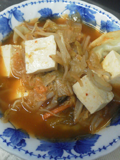 餃子・豆腐・キムチ☆チゲ-レシピのメイン写真